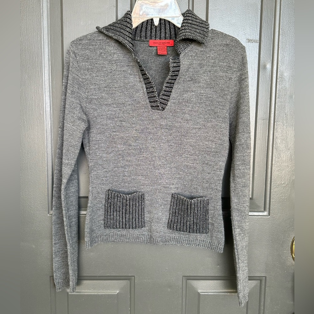 Tous Les Garcons Charcoal Gray V-Neck Sweater for Women’s Size Small